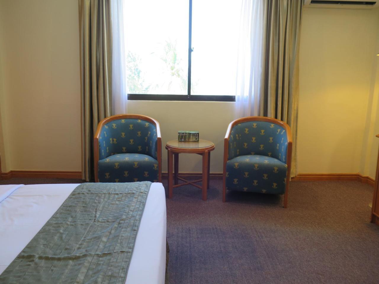 Sea View Resort Hotel & Apartments Kuala Belait Buitenkant foto