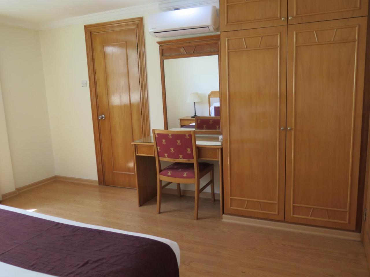 Sea View Resort Hotel & Apartments Kuala Belait Buitenkant foto