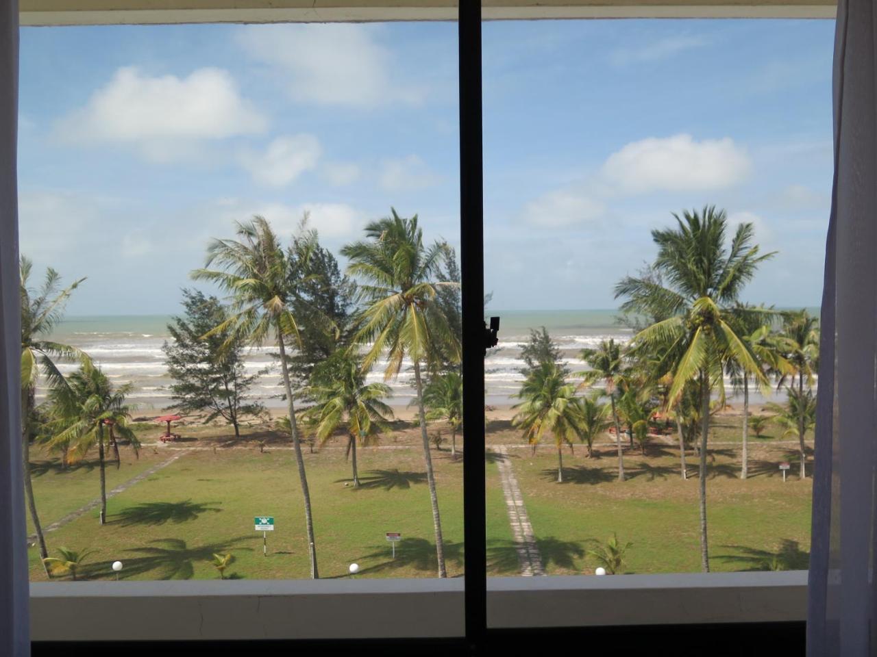 Sea View Resort Hotel & Apartments Kuala Belait Buitenkant foto