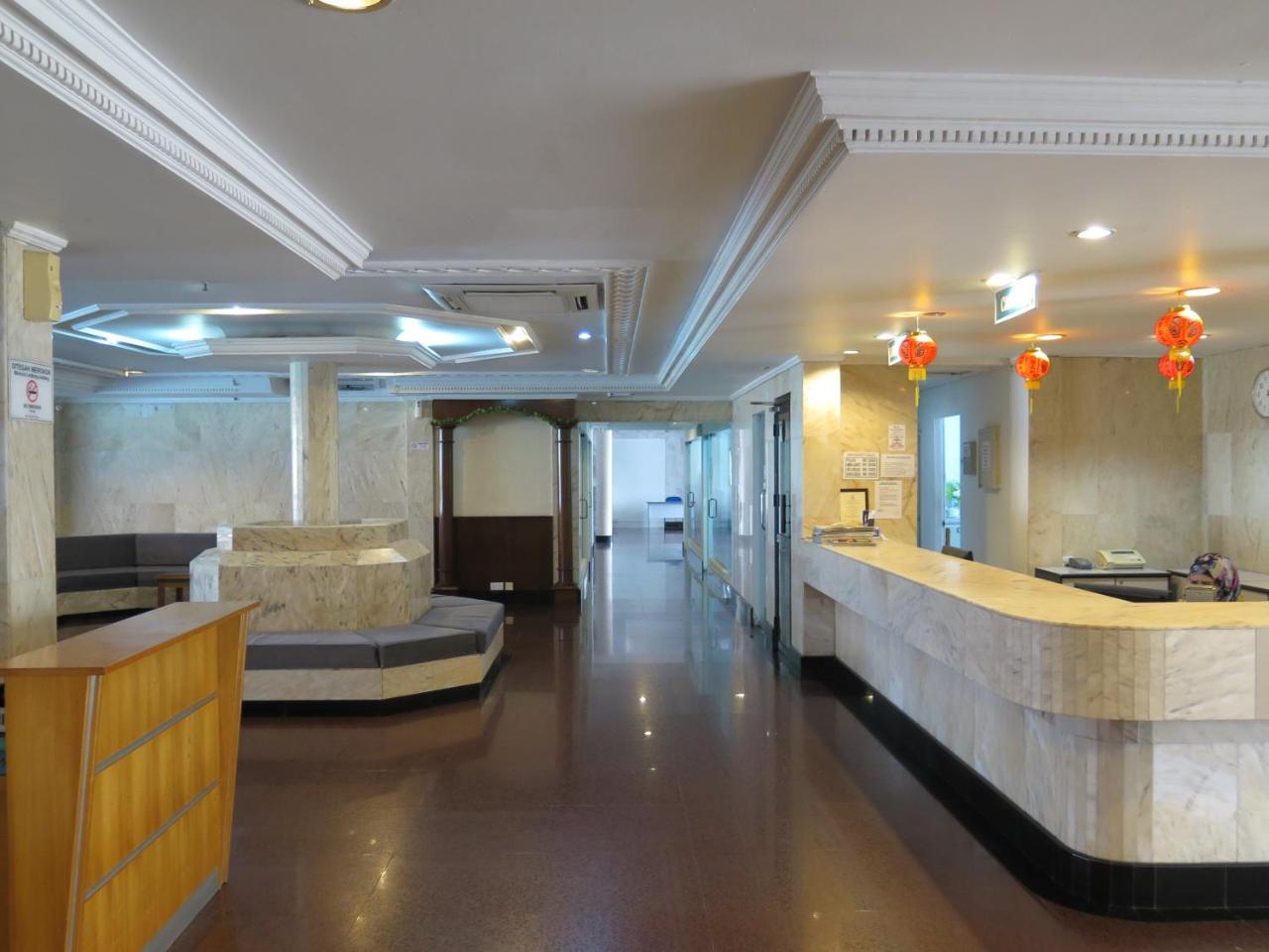 Sea View Resort Hotel & Apartments Kuala Belait Buitenkant foto